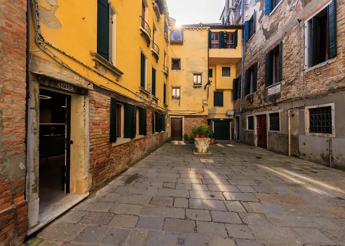 Residenza Scala Del Bovolo * Venecia