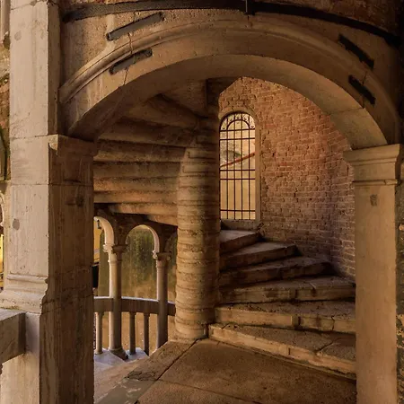 Residenza Scala Del Bovolo Venedig