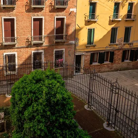 Residenza Scala Del Bovolo * Venedig