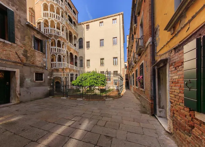 Residenza Scala Del Bovolo Апартаменты Венеция